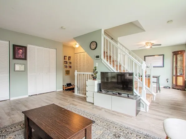 13 Vaughan Dr, Newark City, NJ 07103