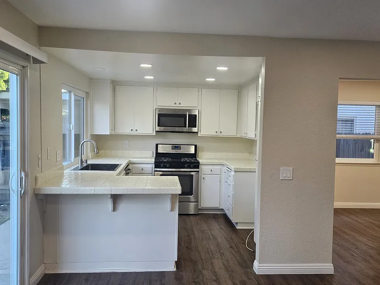3410 Via Marina Ave — Photo 13