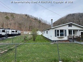 3rd image of 558 Corrine Bottom Rd
