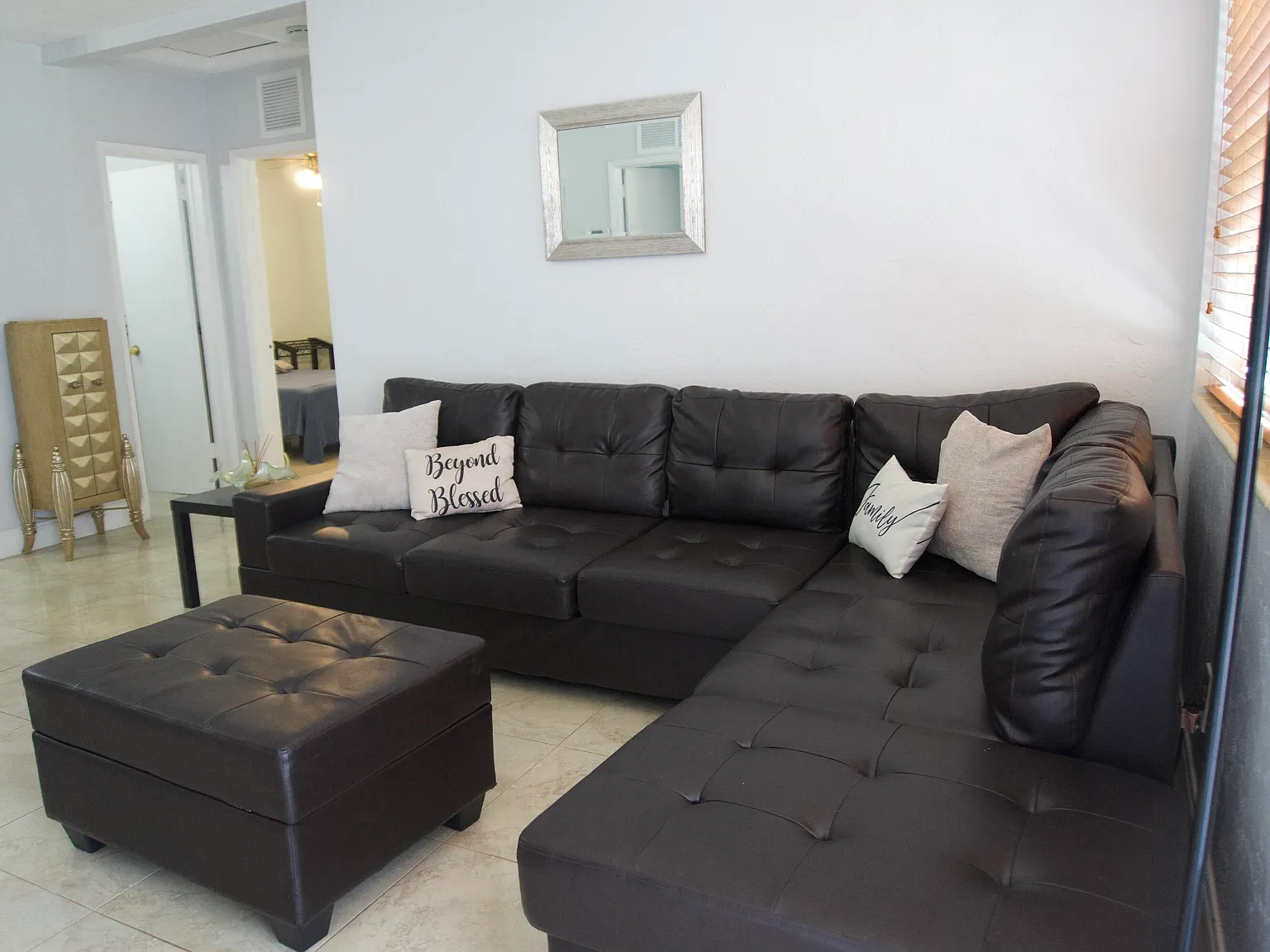 3 bed, 2.0 bath, 1238 sqft, $3,395 — Photo 2