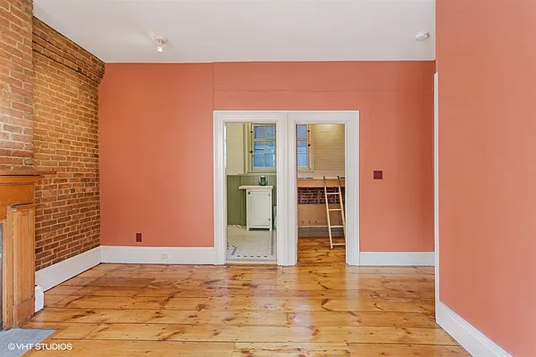 Rented by Erica Sullivan, LREB | media 6