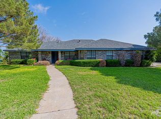 1700 Butterfield Trl, Crane, TX 79731