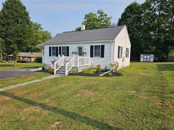 3597 Koenig Point Dr, Auburn, NY 13021