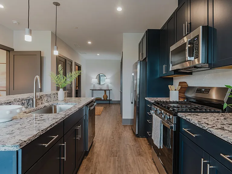 25 Minetta Ln #201 — Photo 4