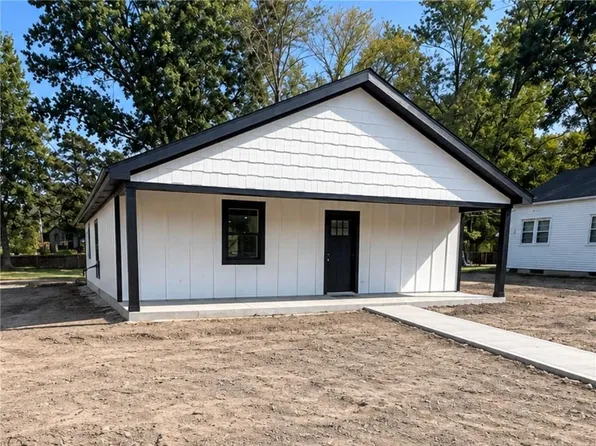612 W Pine St, Butler, MO 64730