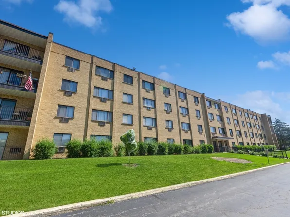 6660 S Brainard Ave APT 112, Countryside, IL 60525