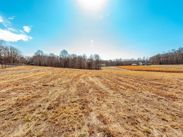 3438 Dobbins Pike, Portland, TN 37148