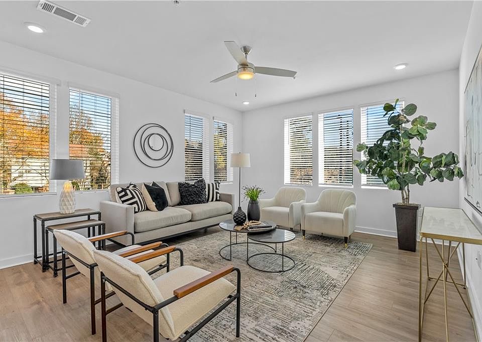 1st image of 396 Pratt Dr #1944