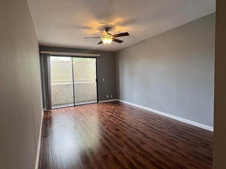1663 Veteran Ave #105 — Photo 11