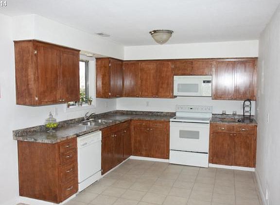 4th image of 7117 NE 105th Ave