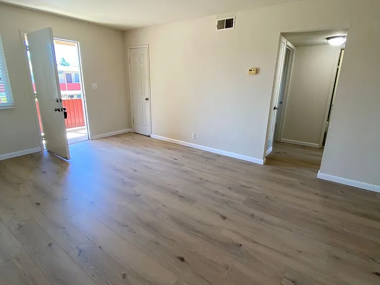 925 Pomeroy Ave — Photo 18