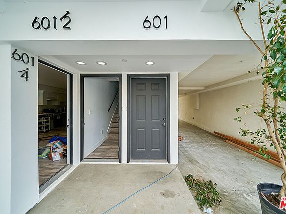 4th image of 601 W 41st Pl