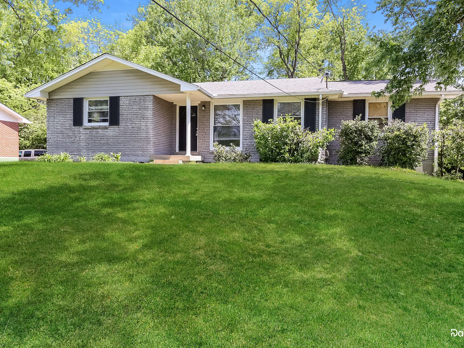 3 bed, 2.0 bath, 2008 sqft, $2,365 — Photo 2