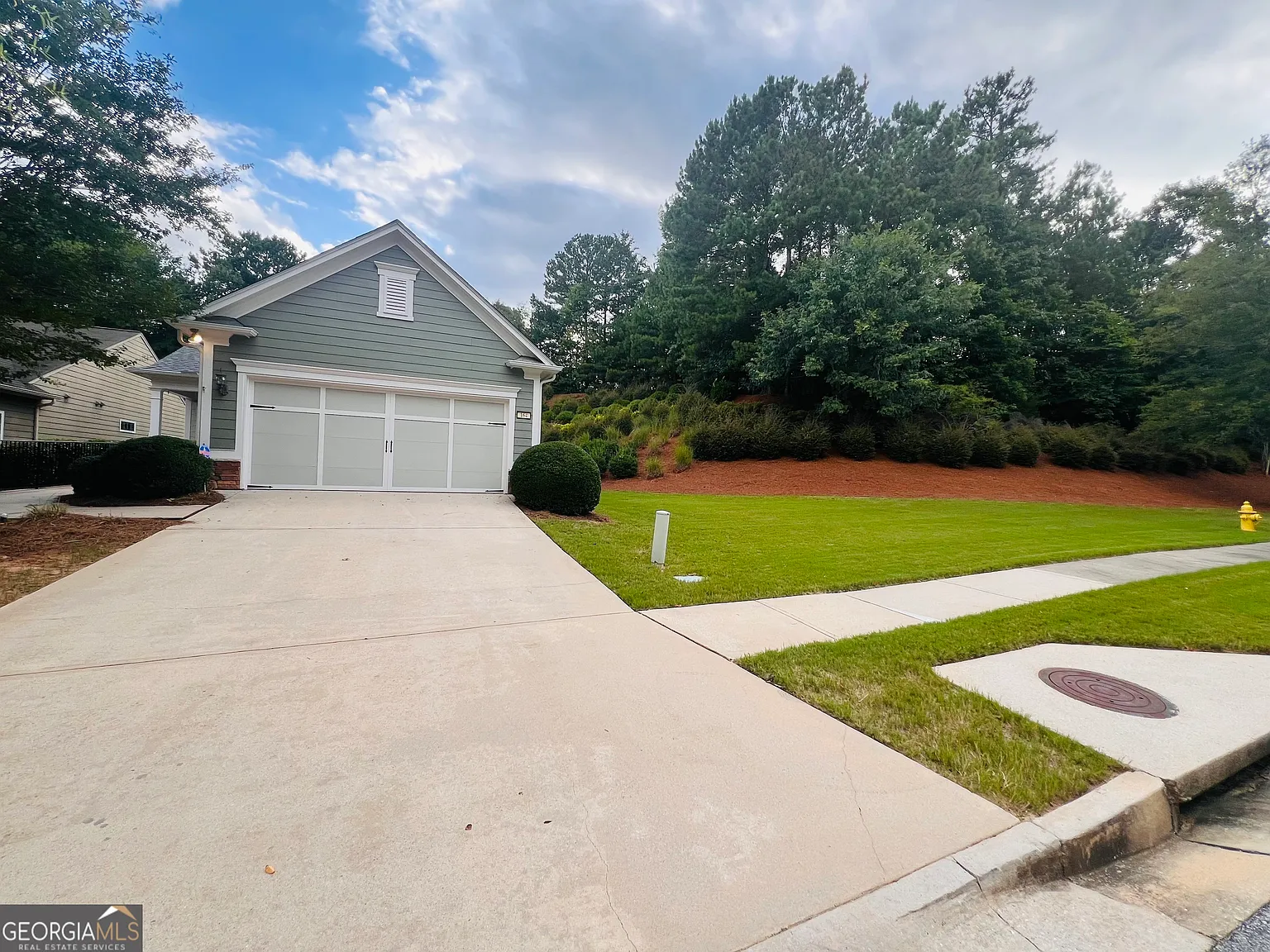 2 bed, 2.0 bath, 1138 sqft, $2,300 — Photo 2