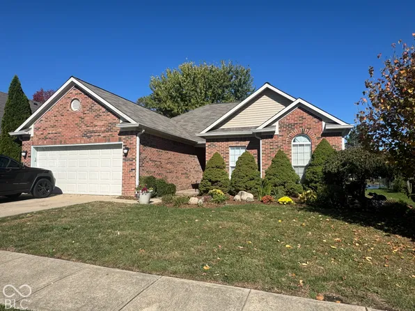 4352 W Summerhaven Dr, New Palestine, IN 46163
