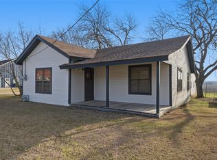 1101 S Main St, West, TX 76691