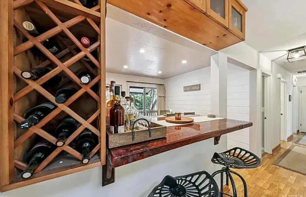 803 Michael Dr — Photo 4