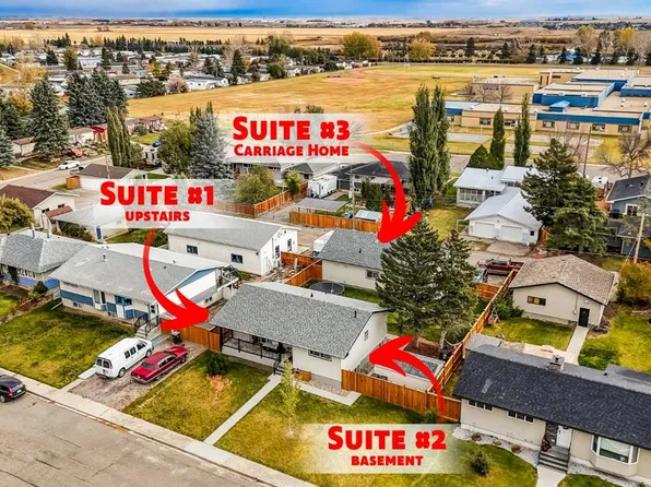 92 2a St W, High River, AB T1V 1G6