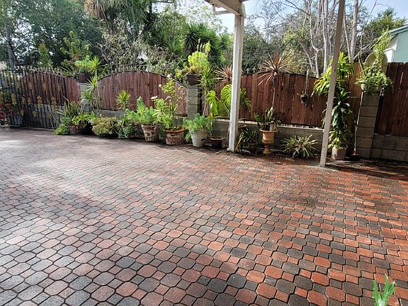 5th image of 8215 Cantaloupe Ave