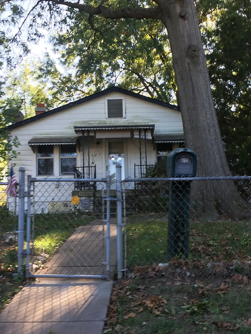 612 De Merville Ave photo 1