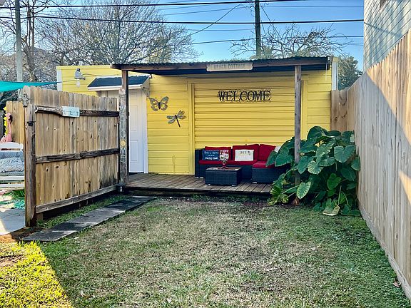 3rd image of 3515 Avenue P 1/2