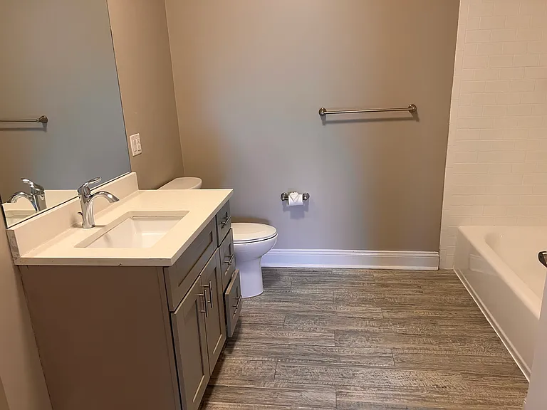 222 Montgomery St — Photo 6