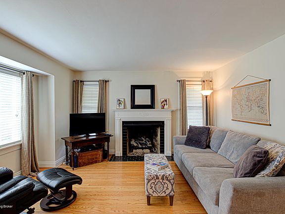 5th image of 2838 Hoock Ave