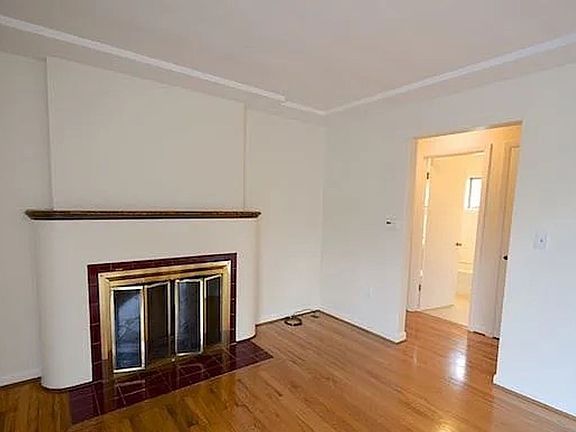 4th image of 1250-1260 SE 46th Ave
