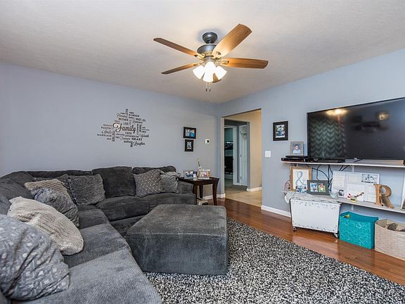5th image of 340 Woodland Ln
