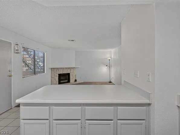 1208 Observation Dr APT 102, Las Vegas, NV 89128