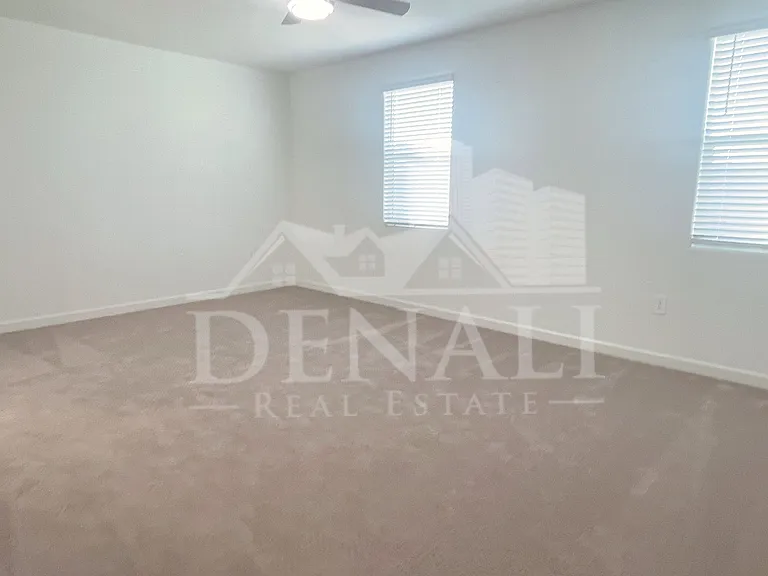 2760 W Stradling Ave — Photo 12