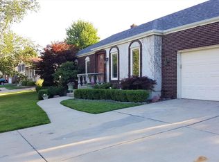 9430 Arthur St, Crown Point, IN 46307