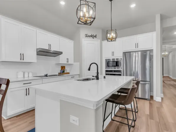 2105 Chapman Ln, Little Elm, TX 75068