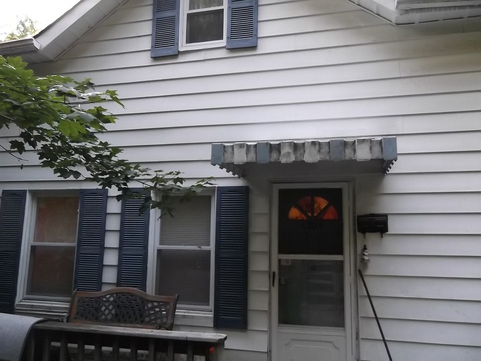 2nd image of 1304 Crompond Rd