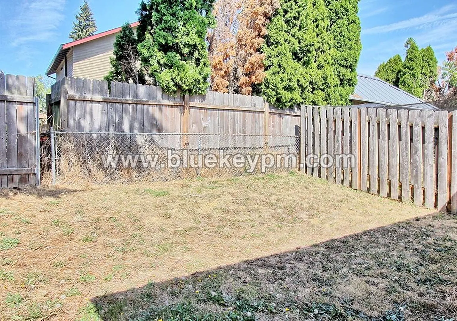 1 Bed, 1 Bath Apartment Located Near Clark College and Easy I-5 Access — Photo 2