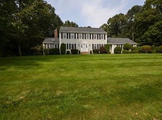 29 Wildflower Dr, Sutton, MA 01590