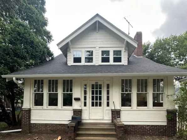 706 11th Ave E, Menomonie, WI 54751