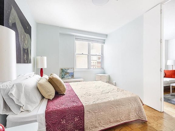 4th image of 165 W 66th St APT 7P