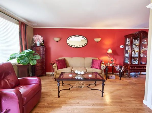 1594 Independence Avenue image 4 of 26