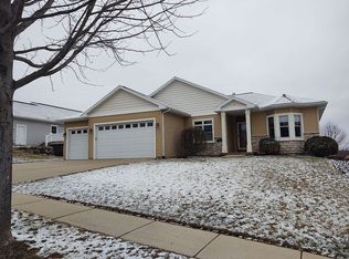905 S 2nd St, Mount Horeb, WI 53572
