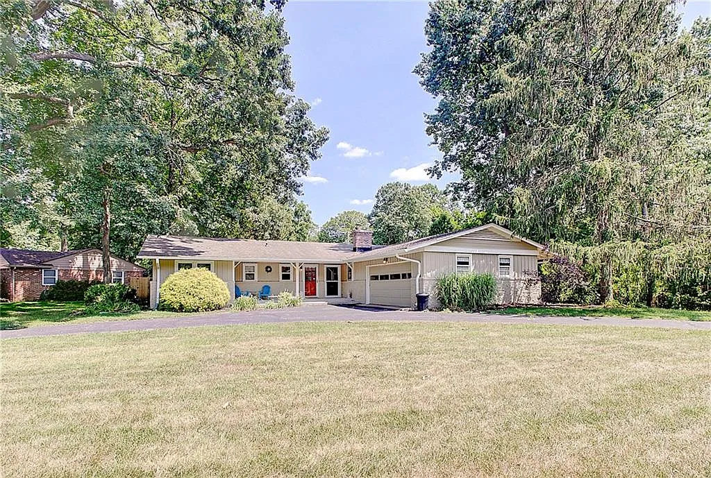 6905 Munsee Ln photo 1