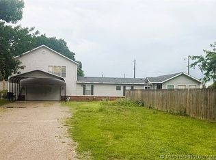 311 E Cherokee St, Delaware, OK 74027