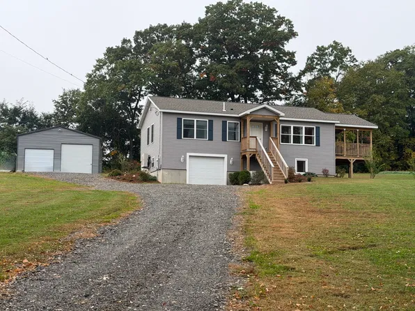 362 Hadley St, South Hadley, MA 01075