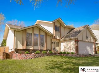 15312 Fieldcrest Dr, Omaha, NE 68154