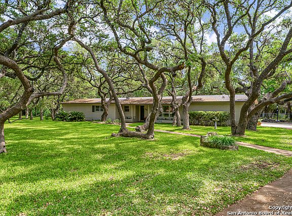 3rd image of 336 Meadowbrook Dr