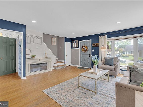 3rd image of 503 Devon Rd