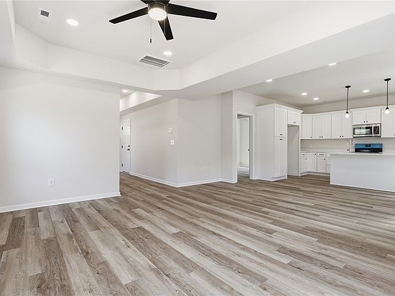 5th image of 407 Wyatt Rd