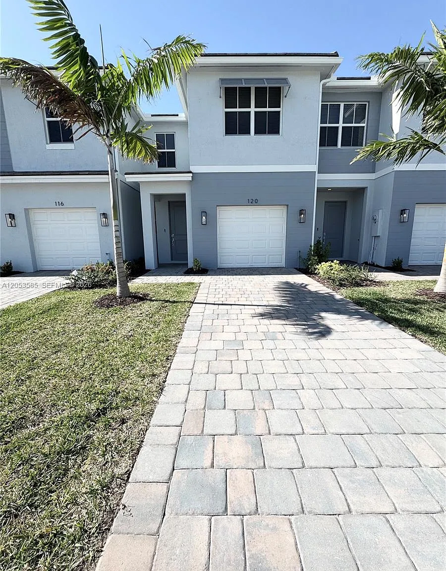 3 bed, 2.5 bath, 1785 sqft, $2,775 — Photo 1