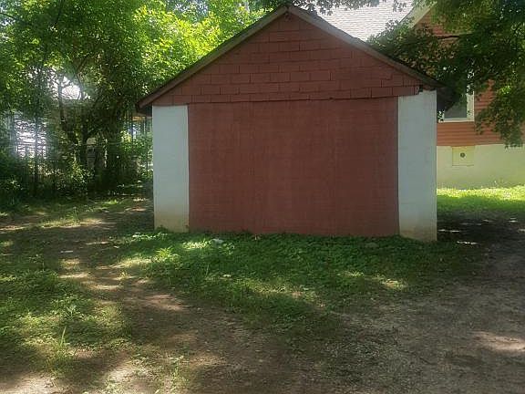 2nd image of 2145 Mississippi Ave