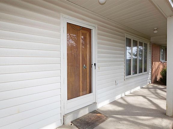 2nd image of 16921 Crestview Dr